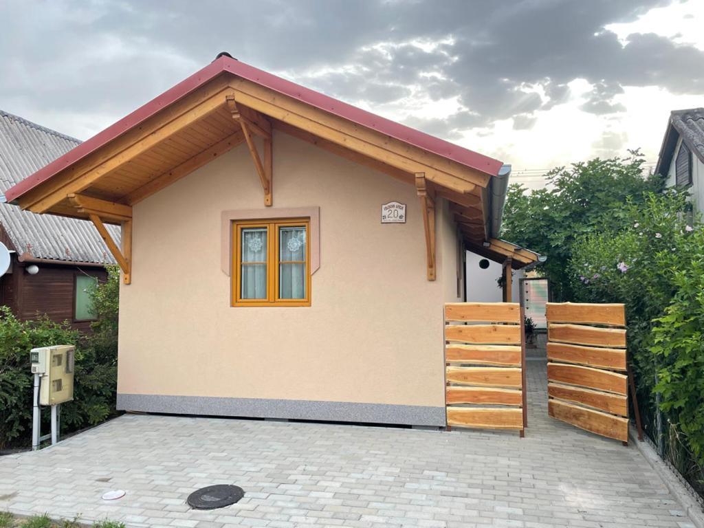 Ibolya Apartman Csisztapuszta Luaran gambar