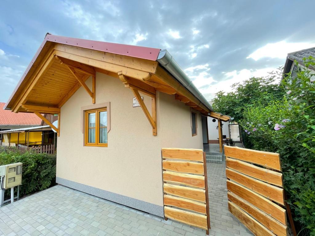 Ibolya Apartman Csisztapuszta Luaran gambar