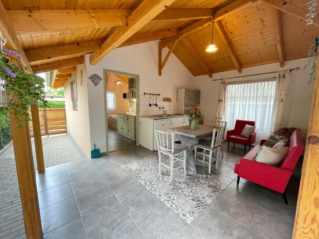 Ibolya Apartman Csisztapuszta Luaran gambar